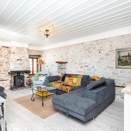 Restored 1902 Stone House With Superb Sea View Feriehus *