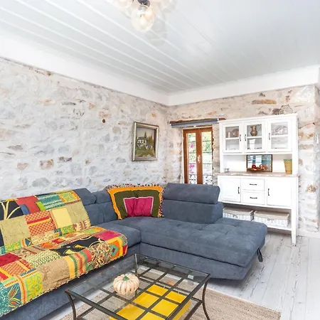 Restored 1902 Stone House With Superb Sea View Feriehus Kallirákhi