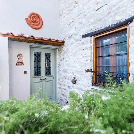 Feriehus Restored 1902 Stone House With Superb Sea View Kallirákhi